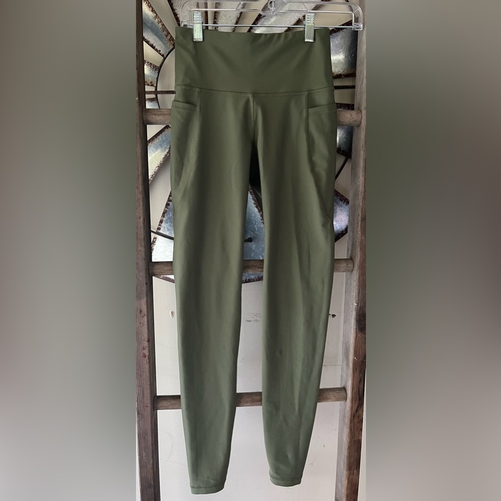 Old navy active leggings olive size small tall. Like new